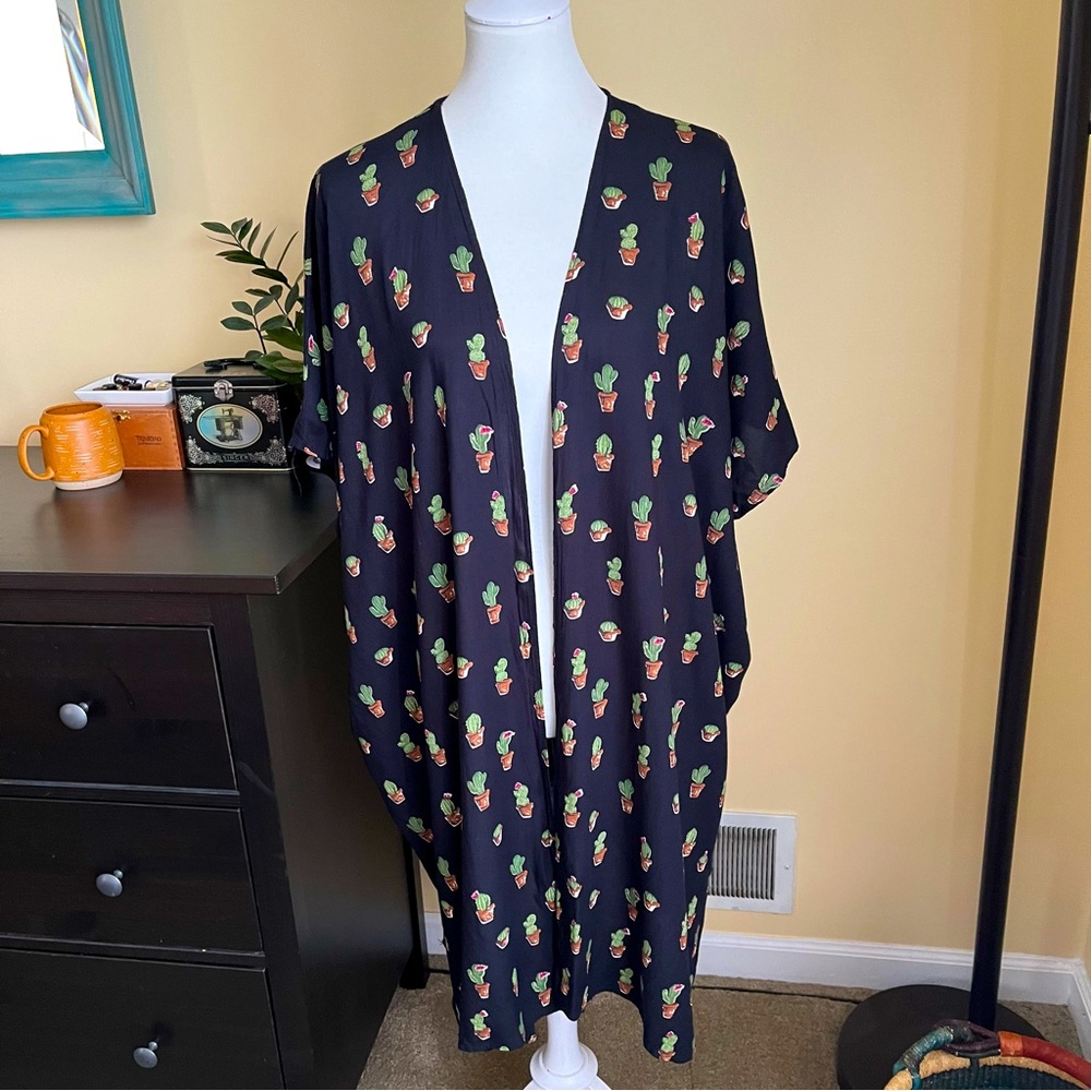 Cactus-Print Shawl